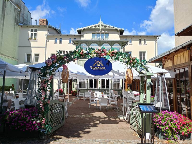 Monciak 45 Restaurant & Bar & Cafe
